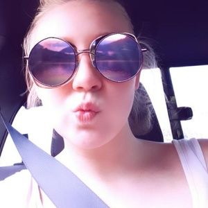 Meet your Posher, Lillian